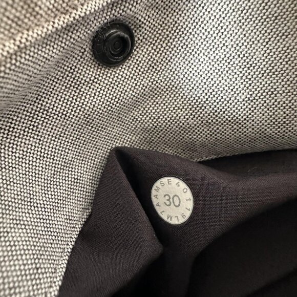 Lululemon Men Bermuda Shorts Slash Pockets Stretch 11 in Inseam Gray Size 30 - Picture 10 of 10